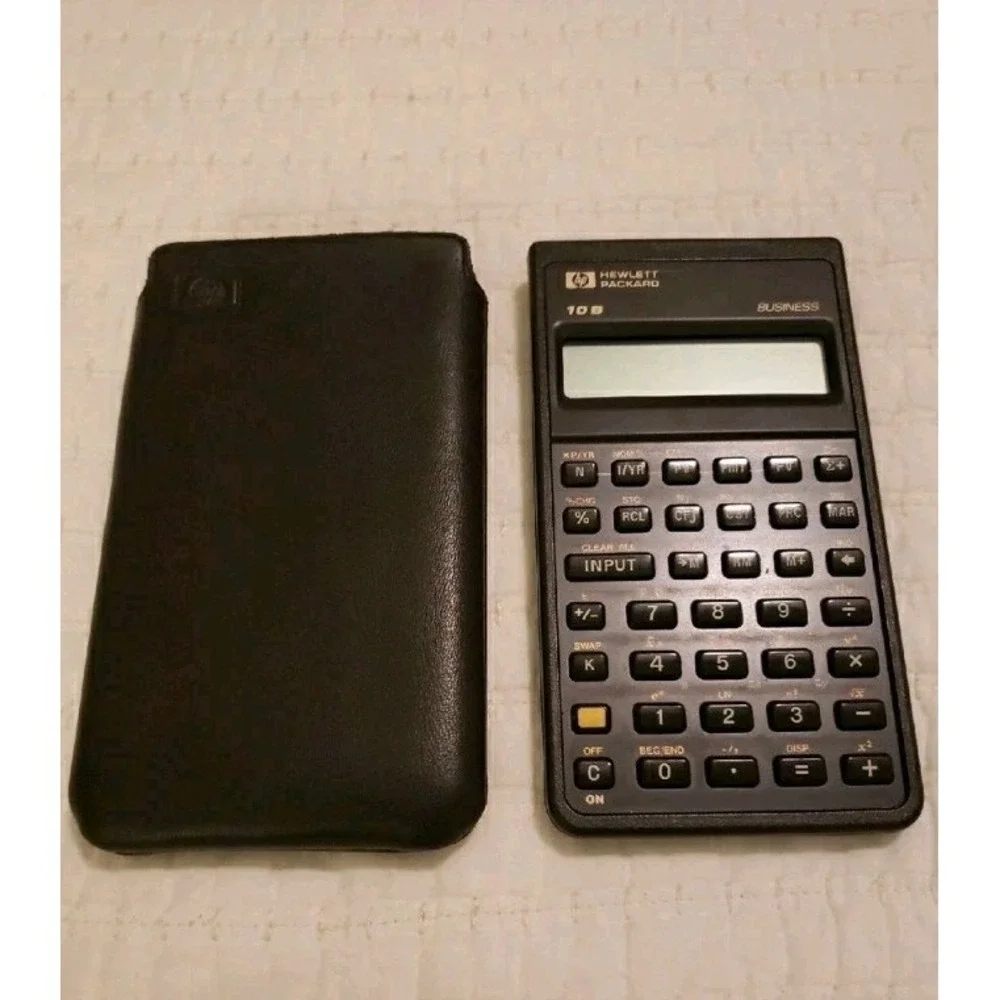 HP Hewlett Packard 10B Business Financial Calculator With Case needs batteries